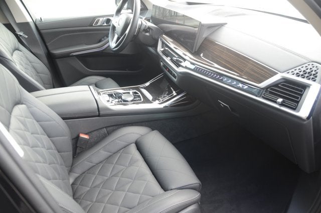2025 BMW X7 xDrive40i (MSRP $90,600)