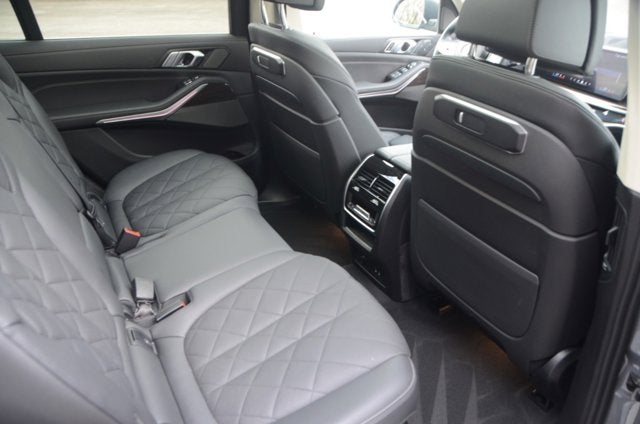 2025 BMW X7 xDrive40i (MSRP $90,200)