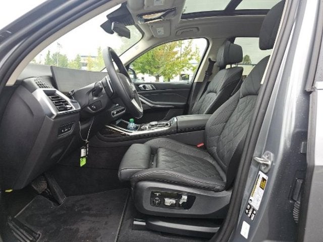 2025 BMW X7 xDrive40i (MSRP $90,200)