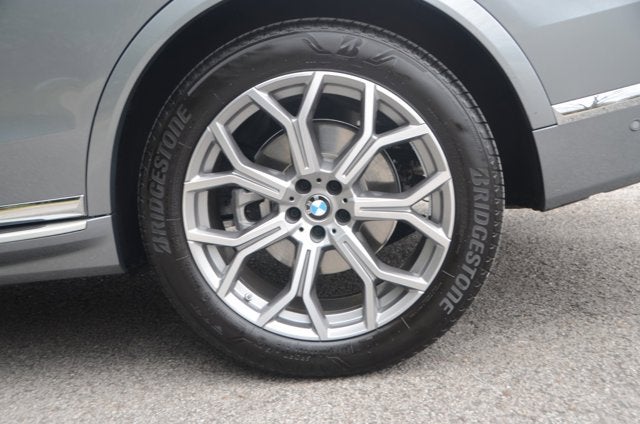 2025 BMW X7 xDrive40i (MSRP $90,200)