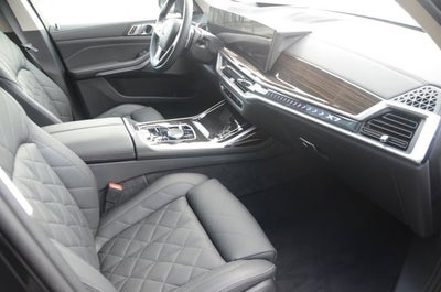 2025 BMW X7 xDrive40i (MSRP $90,600)