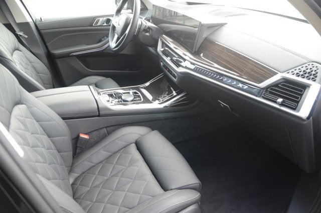 2025 BMW X7 xDrive40i (MSRP $90,600)