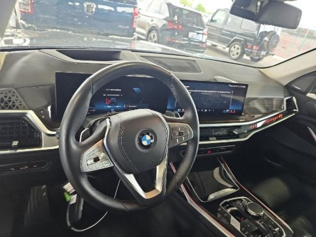 2025 BMW X7 xDrive40i (MSRP $90,600)