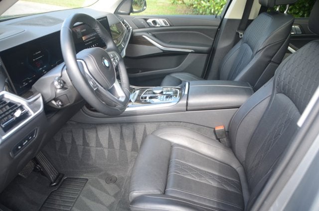 2025 BMW X7 xDrive40i (MSRP $90,200)