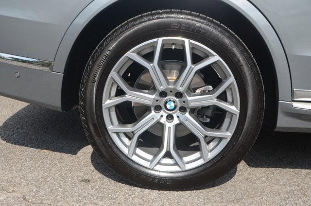 2025 BMW X7 xDrive40i (MSRP $90,200)