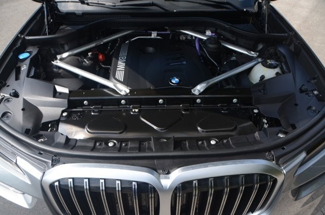 2025 BMW X7 xDrive40i (MSRP $90,200)