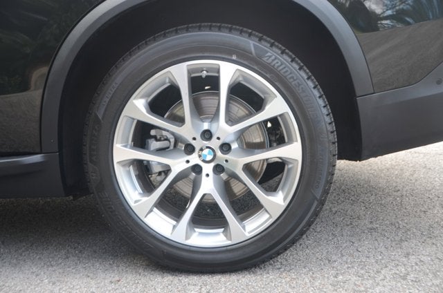 2025 BMW X5 xDrive40i (MSRP $74,725)