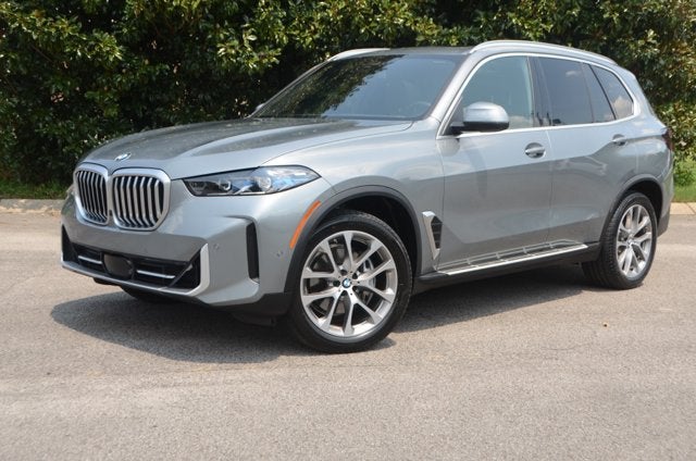 2026 BMW X5 xDrive40i (MSRP $77,700)