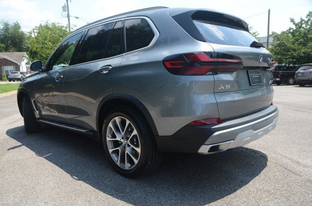 2026 BMW X5 xDrive40i (MSRP $77,700)