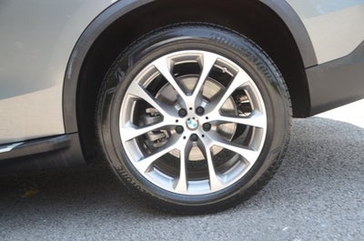 2026 BMW X5 xDrive40i (MSRP $77,700)