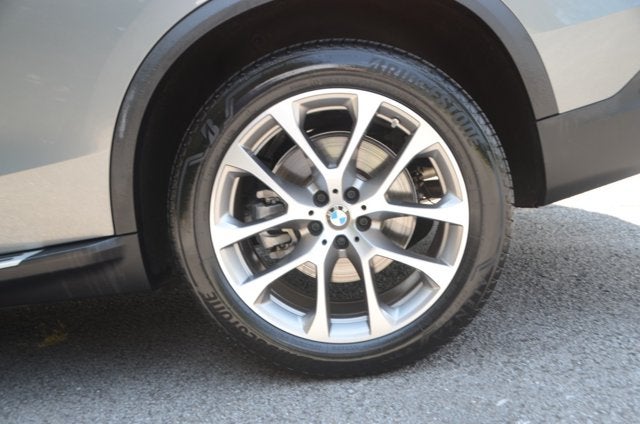 2026 BMW X5 xDrive40i (MSRP $77,700)