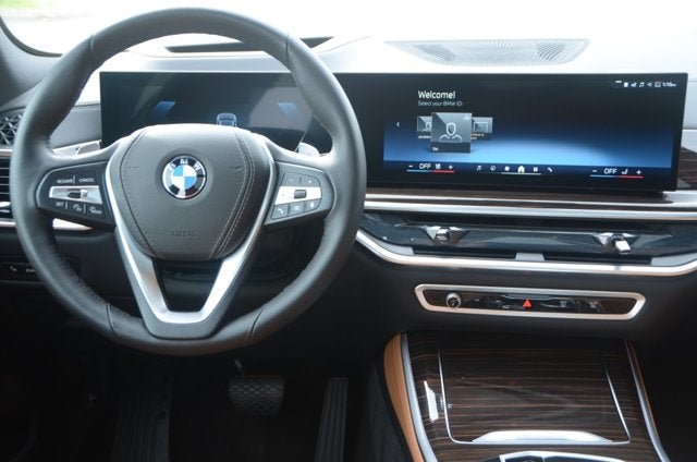 2026 BMW X5 xDrive40i (MSRP $75,700)