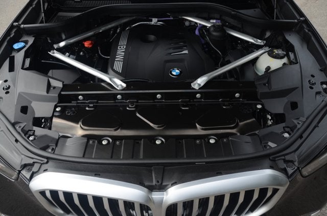 2025 BMW X5 xDrive40i (MSRP $74,725)