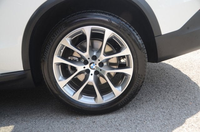 2025 BMW X5 xDrive40i (MSRP $74,075)