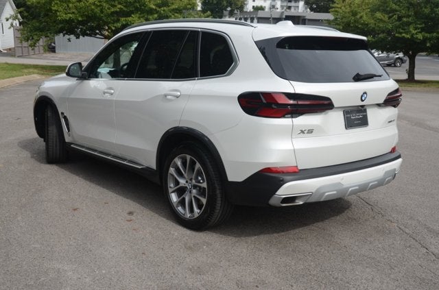 2026 BMW X5 xDrive40i (MSRP $77,050)