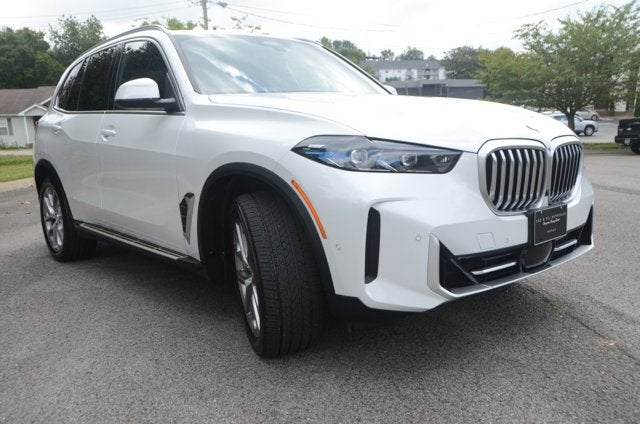 2026 BMW X5 xDrive40i (MSRP $77,700)