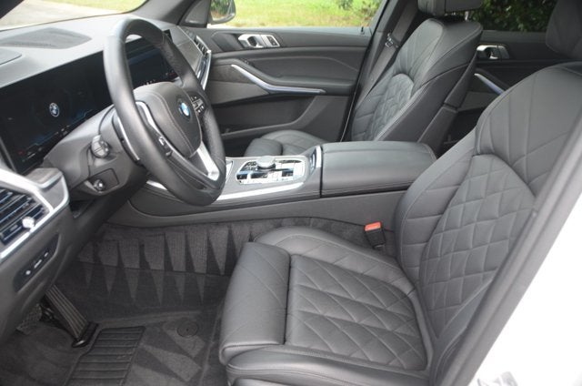 2026 BMW X5 xDrive40i (MSRP $77,700)
