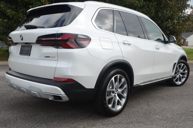 2026 BMW X5 xDrive40i (MSRP $77,700)