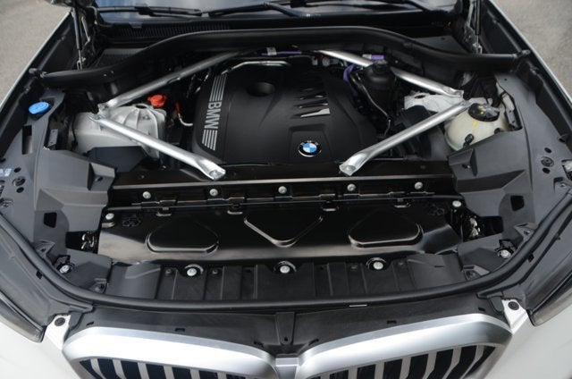 2026 BMW X5 xDrive40i (MSRP $77,700)