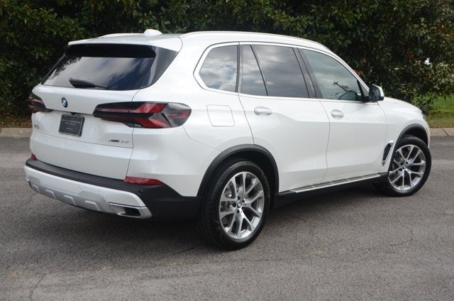 2026 BMW X5 xDrive40i (MSRP $77,700)