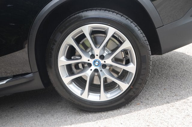 2025 BMW X5 xDrive50e (MSRP $81,950)