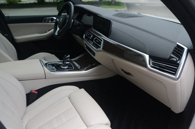 2022 BMW X5 xDrive40i (MSRP $70,745)
