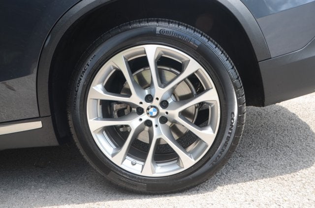 2022 BMW X5 xDrive40i (MSRP $68,845)