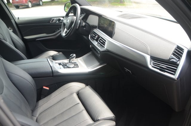 2022 BMW X5 xDrive40i (MSRP $68,845)