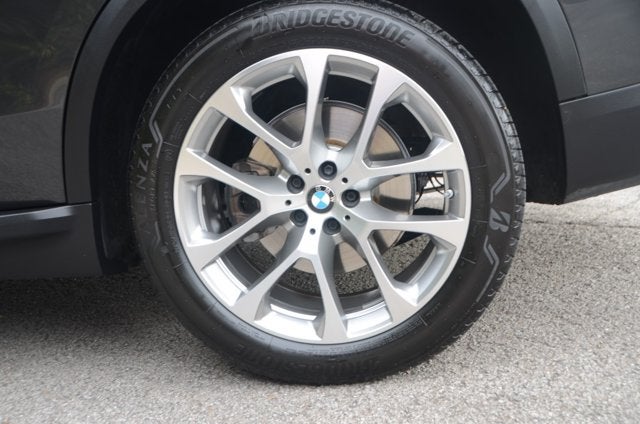 2022 BMW X5 xDrive40i (MSRP $67,595)