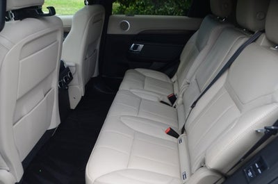 2018 Land Rover Discovery HSE 7-Seat (MSRP $74,861)