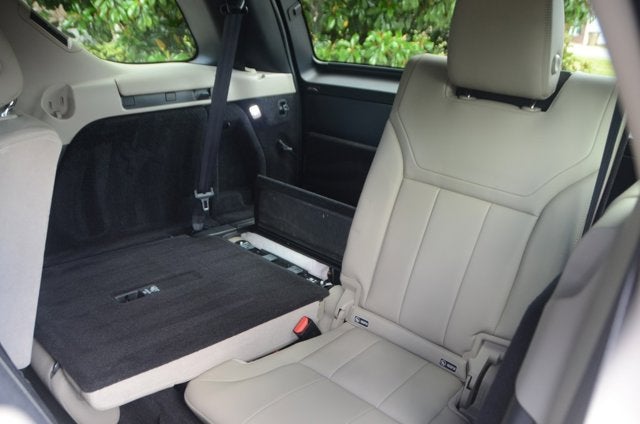2018 Land Rover Discovery HSE 7-Seat (MSRP $74,861)