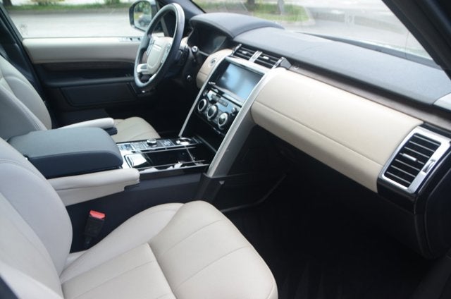 2018 Land Rover Discovery HSE 7-Seat (MSRP $74,861)